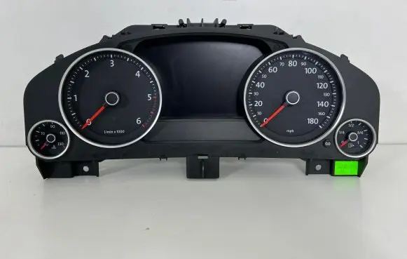 Volkswagen Touareg II Speedometer (instrument cluster) 7P6920982E 0263677107