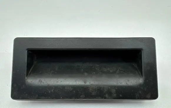 Tailgate opening switch