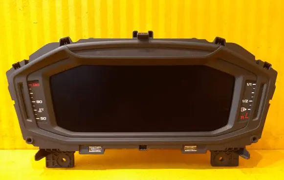 Audi A1 Speedometer (instrument cluster) 82A920700D