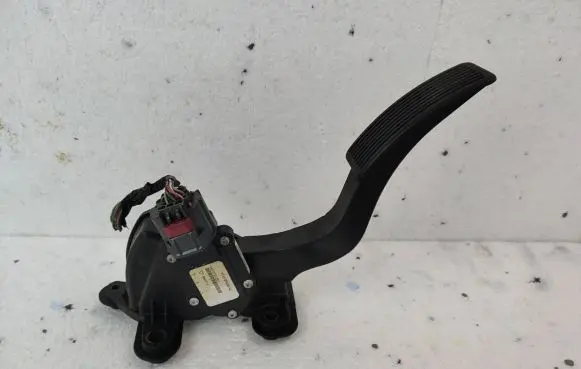 Mazda CX-9 Accelerator throttle pedal 7T439F836AC