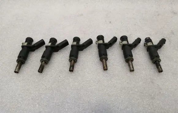 Mercedes-Benz SLK R171 Fuel injectors set A2720780249