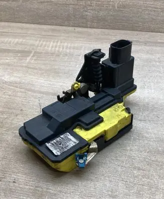 Volvo S60 Rear door lock 8650554