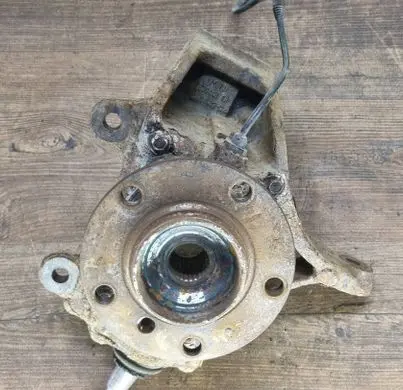 Mini Cooper Countryman R60 Front wheel hub 9804423 536448