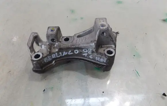 Citroen Berlingo Engine mounting bracket