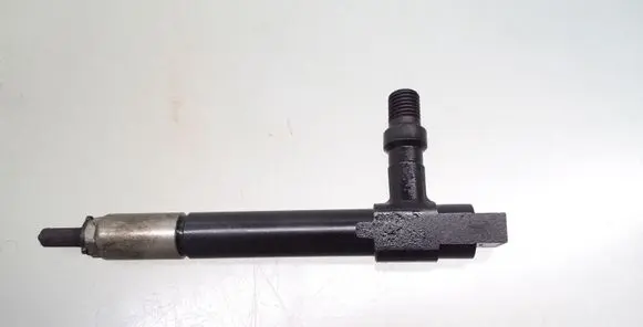 Mazda Premacy Fuel injector 6960