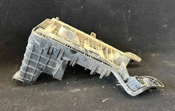 Skoda Superb B6 (3T) Battery tray 1k0915333