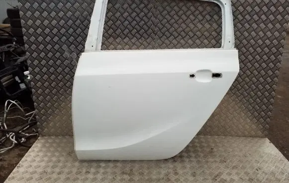 Opel Zafira C Rear door 