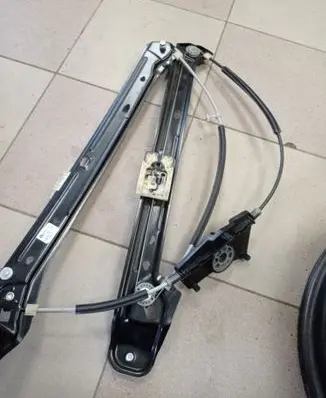 Volkswagen Atlas Front window lifting mechanism without motor 3CN837462A