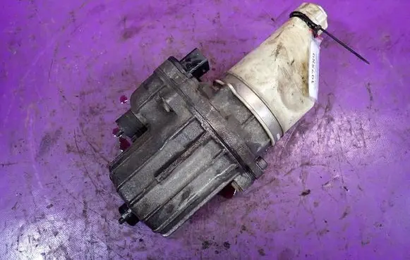 Opel Zafira B Power steering pump