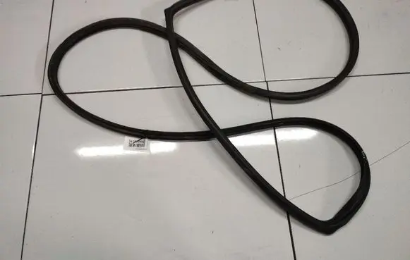 Subaru B9 Tribeca Rubber seal rear door 