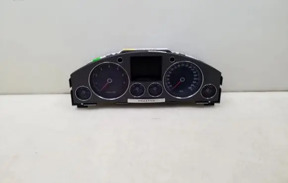 Volkswagen Phaeton Speedometer (instrument cluster) 3D0920885G