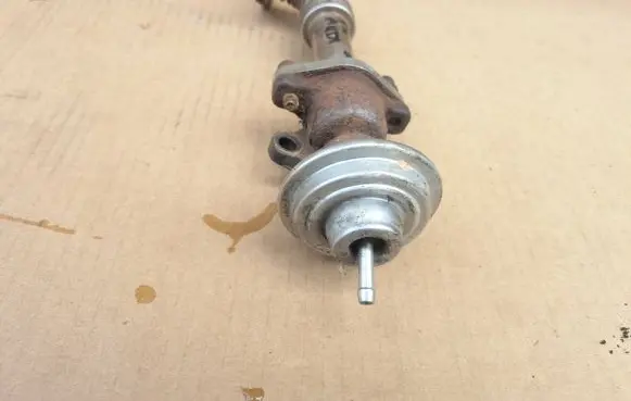 Volkswagen Polo III 6N 6N2 6NF EGR valve 028131501E