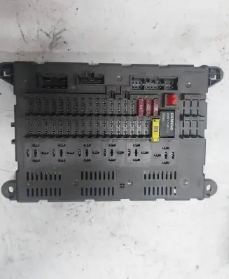 Land Rover Discovery Fuse module V23081C1061X3 L09950