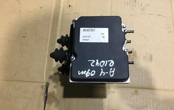 Audi A4 S4 B8 8K ABS Pump 8K0907379T