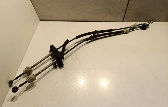 Gear shift cable linkage