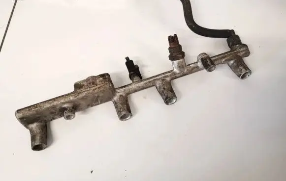 Ford Sierra Fuel main line pipe 88wf9d280ab