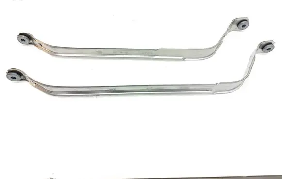 Fuel tank mounting bracket