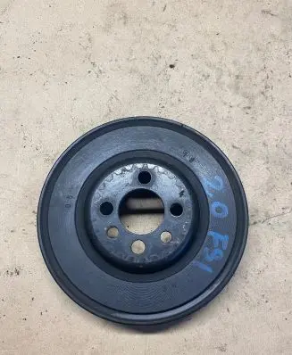 Volkswagen PASSAT B6 Crankshaft pulley 06A105243E