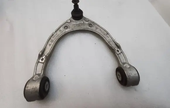 Volkswagen Touareg II Front lower control arm/wishbone K195304