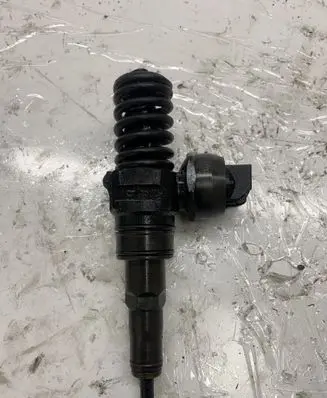 Audi A3 S3 8L Fuel injector 038130073 038130073AG 0414720215