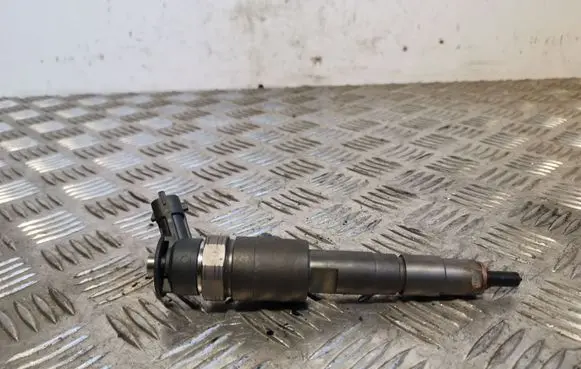 Fuel injector
