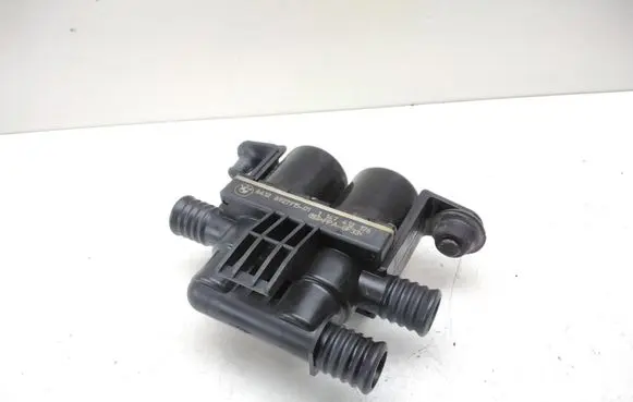 BMW 5 E60 E61 Coolant heater control valve 6927915 64126927915