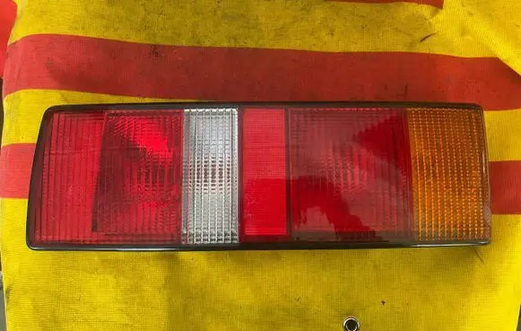 Ford Escort Headlight/headlamp 44641000D