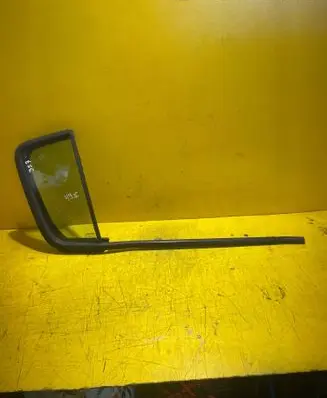 Renault Clio III Rear door window glass E243R001099