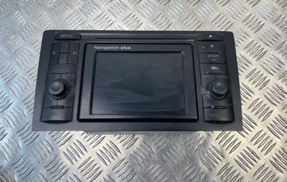 Audi A8 S8 D2 4D Radio/CD/DVD/GPS head unit 4D0035192E