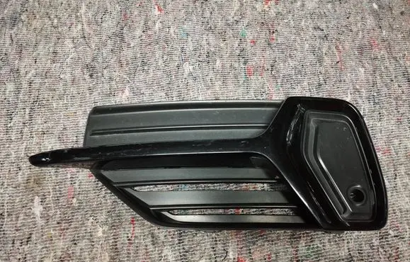 Volvo XC90 Front bumper lower grill 31383839