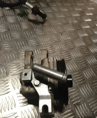 KIA Sorento Power steering pump A12502