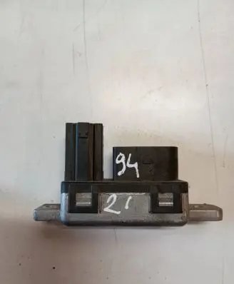 Glow plug pre-heat relay