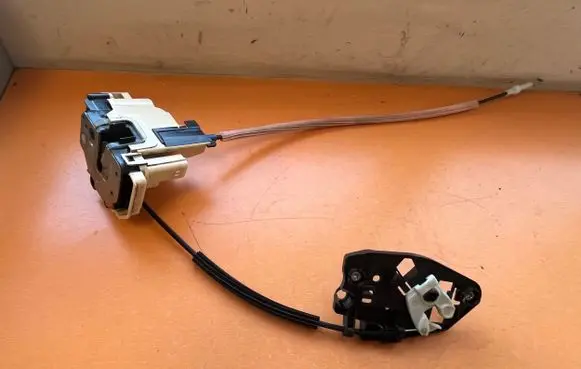 Fiat Panda III Front door lock 521915030 723F21139A 723F21-139A