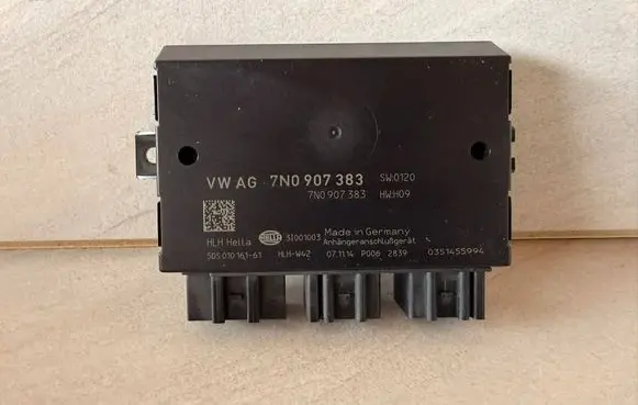 Seat Alhambra (Mk2) Tow bar trailer control unit/module 7N0907383