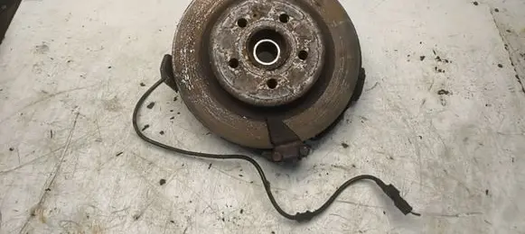 Mercedes-Benz ML W163 Rear wheel hub 