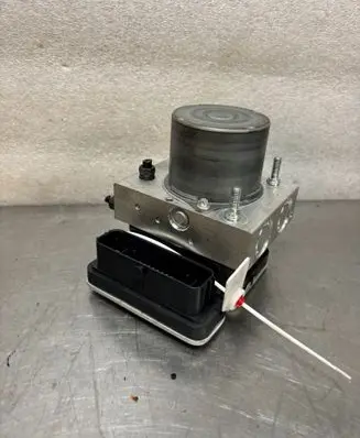 Renault Megane E-Tech Master brake cylinder