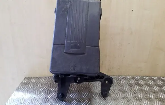 Battery box tray