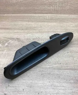 Hyundai Sonata Electric window control switch 620W0304 612W07570
