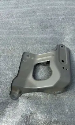 Tesla Model Y Fender mounting bracket 148749200A
