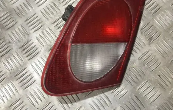 Mercedes-Benz E W210 Tailgate rear/tail lights a2109201064 197502k9