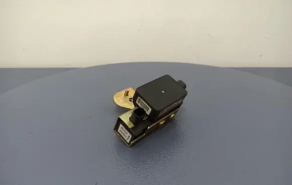 Volkswagen Bora ESP acceleration yaw rate sensor 1J0907657A