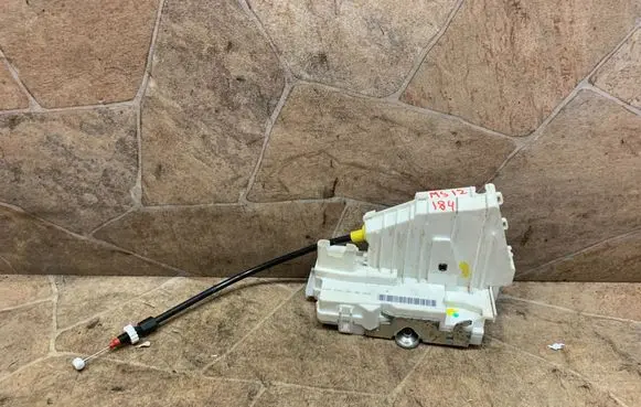 Mercedes-Benz GL X164 Rear door lock A1697302235
