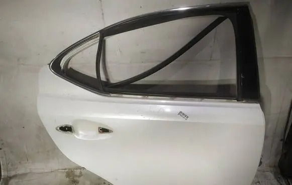 Lexus IS 220D-250-350 Rear door baltos