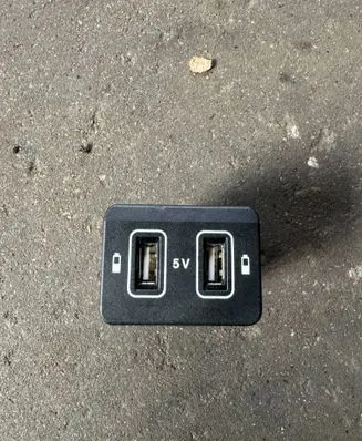 Mercedes-Benz C W205 USB socket connector A2058207001