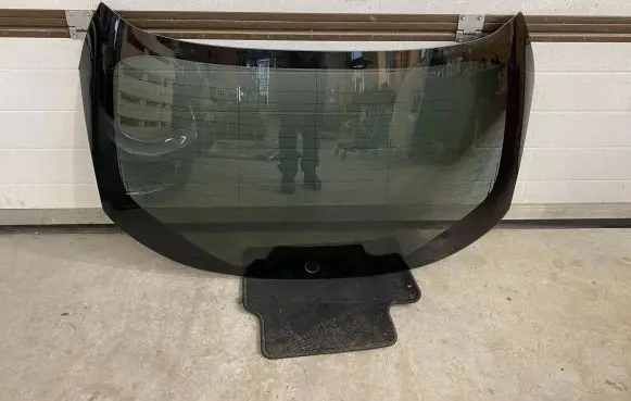 Nissan Qashqai Rear windscreen/windshield window E643R006723