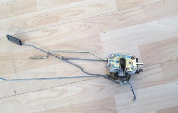 KIA Sportage Front door lock