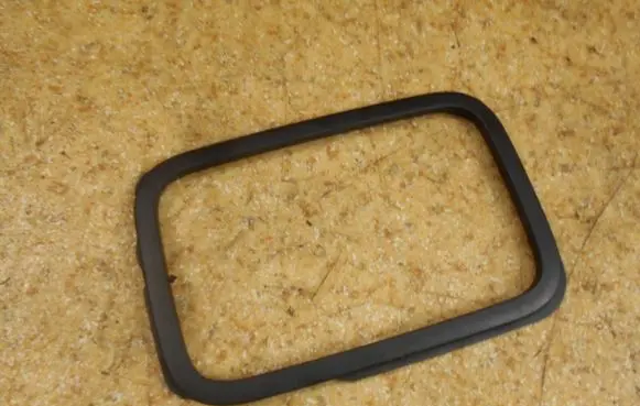 Toyota Land Cruiser (J100) Gear shifter surround trim plastic 