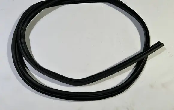 Dodge Durango Trunk rubber seal (body) 3024158