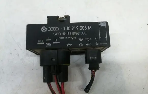 Skoda Octavia Mk1 (1U) Coolant fan relay 1J0919506M