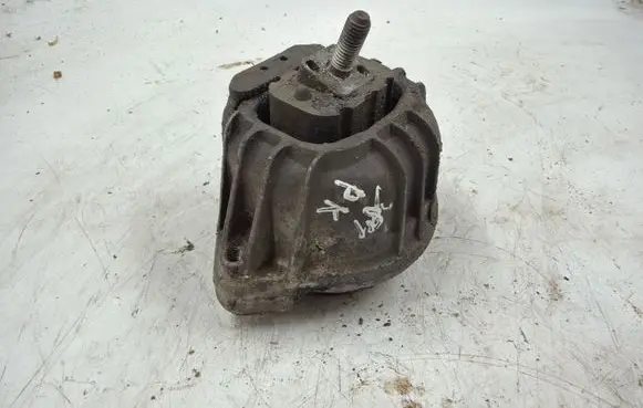 BMW 3 E90 E91 Engine mount bracket 
